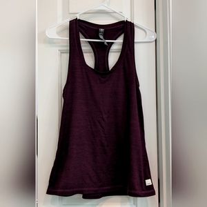 Vuori Lux Performance Tank, Medium, Plum